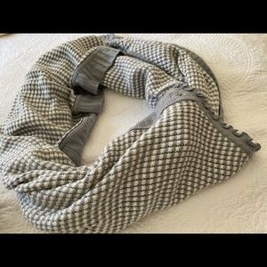 lululemon knit infinity scarf